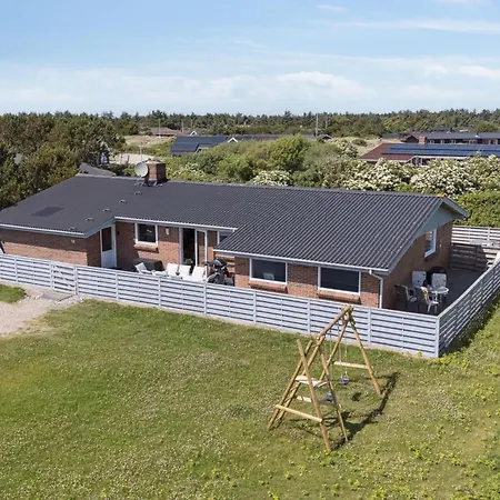 Energy-efficient Pool House Located Between The Sea And The Fjord * リンケビング