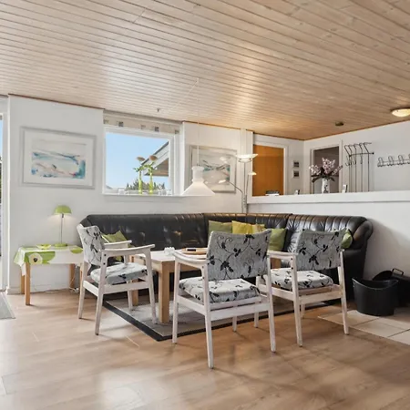 Energy-efficient Pool House Located Between The Sea And The Fjord *