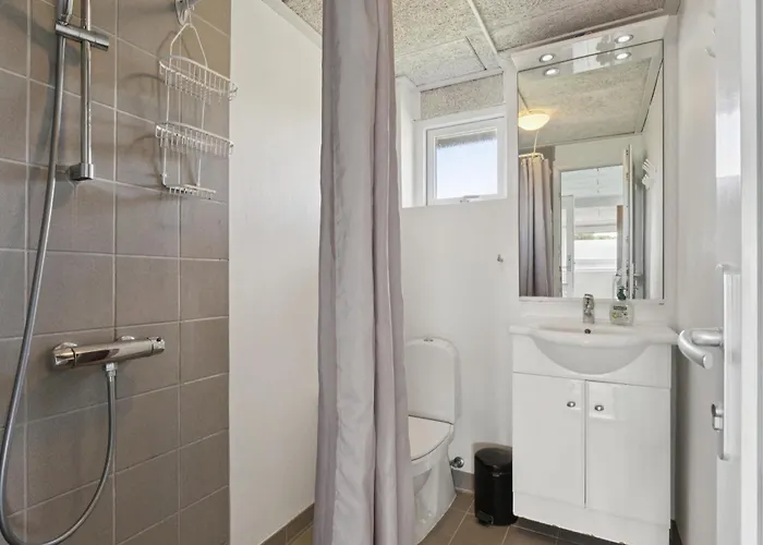 Energy-efficient Pool House Located Between The Sea And The Fjord בית נופש רינגקובינג