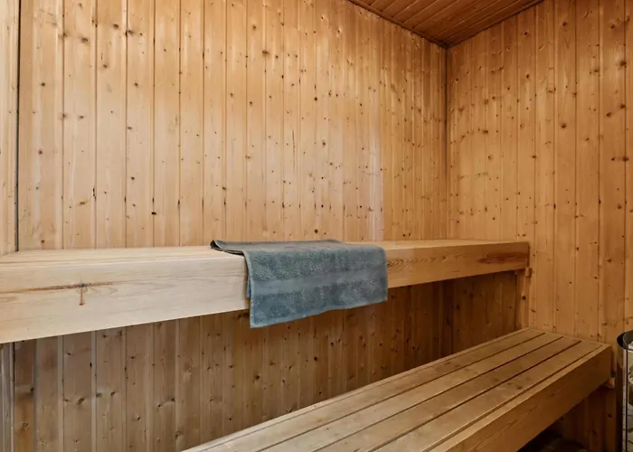 Energy-efficient Pool House Located Between The Sea And The Fjord בית נופש רינגקובינג