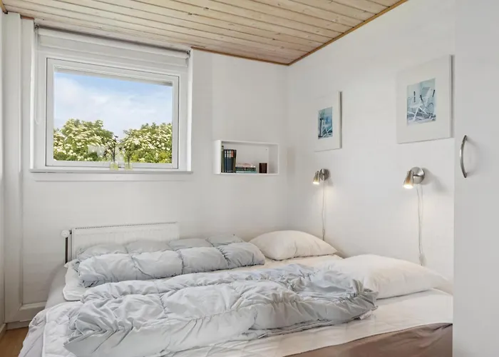 Energy-efficient Pool House Located Between The Sea And The Fjord * רינגקובינג