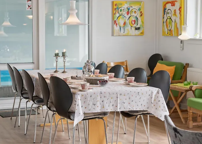 Energy-efficient Pool House Located Between The Sea And The Fjord * רינגקובינג