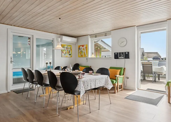 Energy-efficient Pool House Located Between The Sea And The Fjord בית נופש רינגקובינג