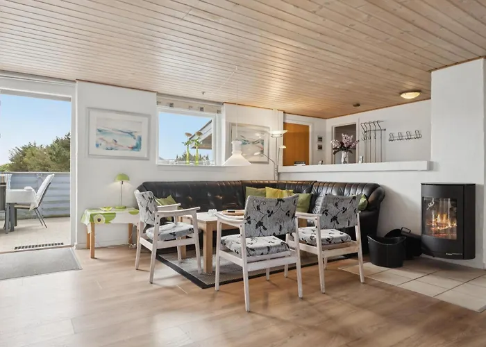 Energy-efficient Pool House Located Between The Sea And The Fjord *